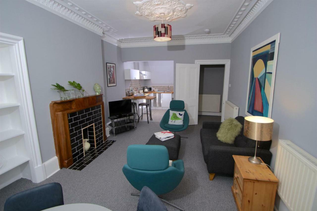 43 Flat 9 Montgomery Street * Édimbourg